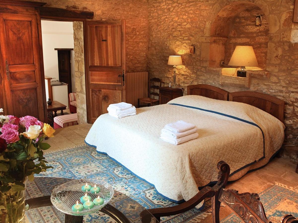 Chambres D'Hotes Avec Piscine La Rossillonie Beynac-et-Cazenac Room photo