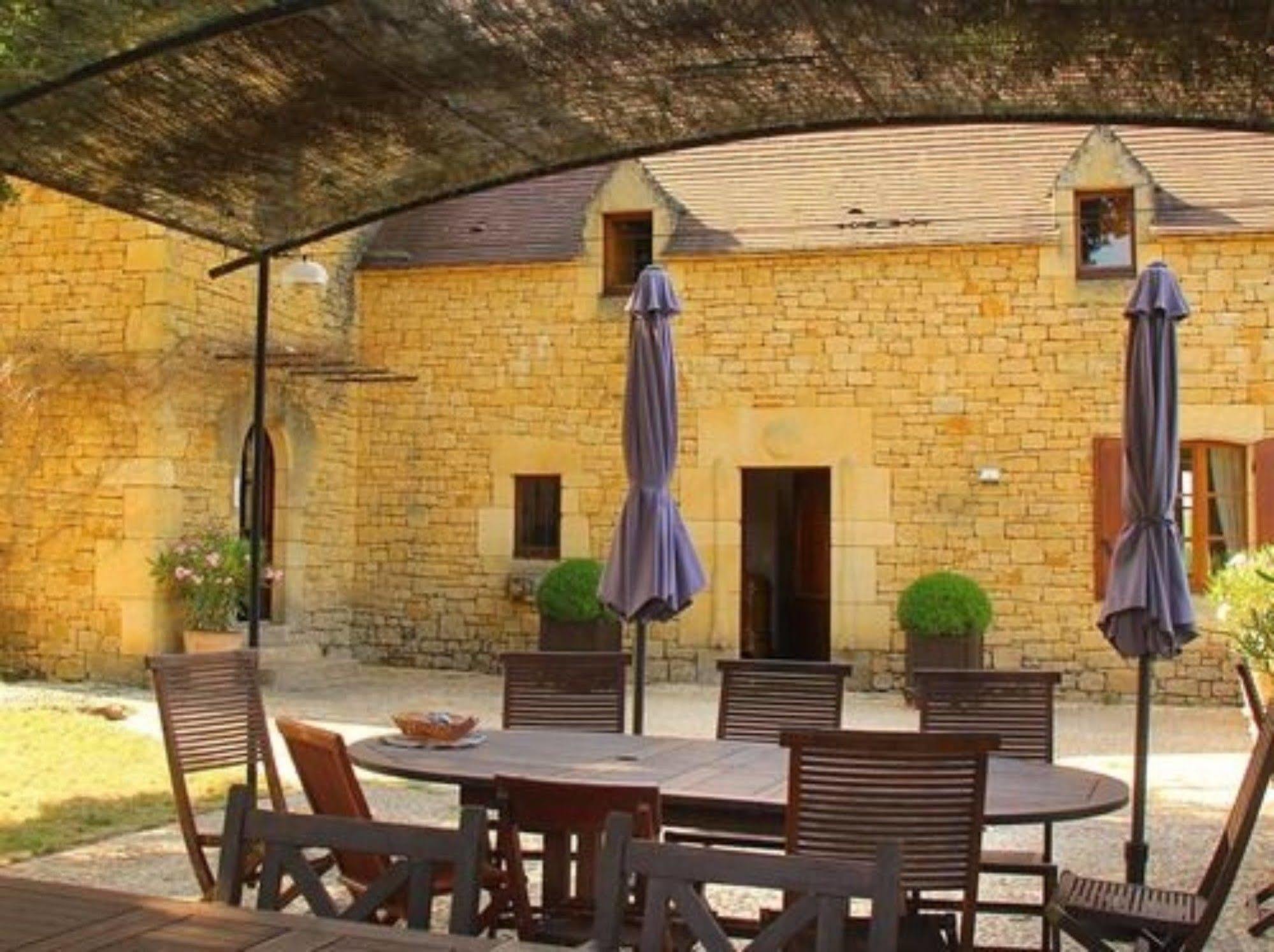 Chambres D'Hotes Avec Piscine La Rossillonie Beynac-et-Cazenac Exterior photo